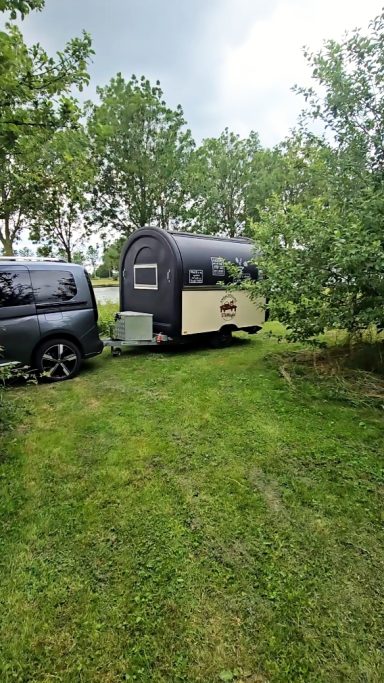 STAMtafel foodtruck aankomst bruiloft